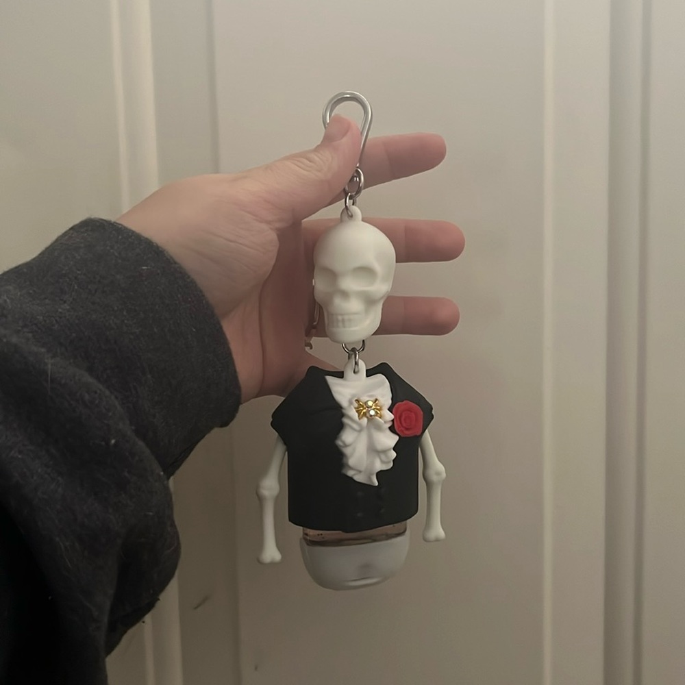 Bath and body works pocketbac hand sanitizer holder